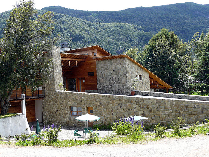 AR1107RB164_lago_verde_wilderness_lodge.jpg [&copy; Last Frontiers Ltd]