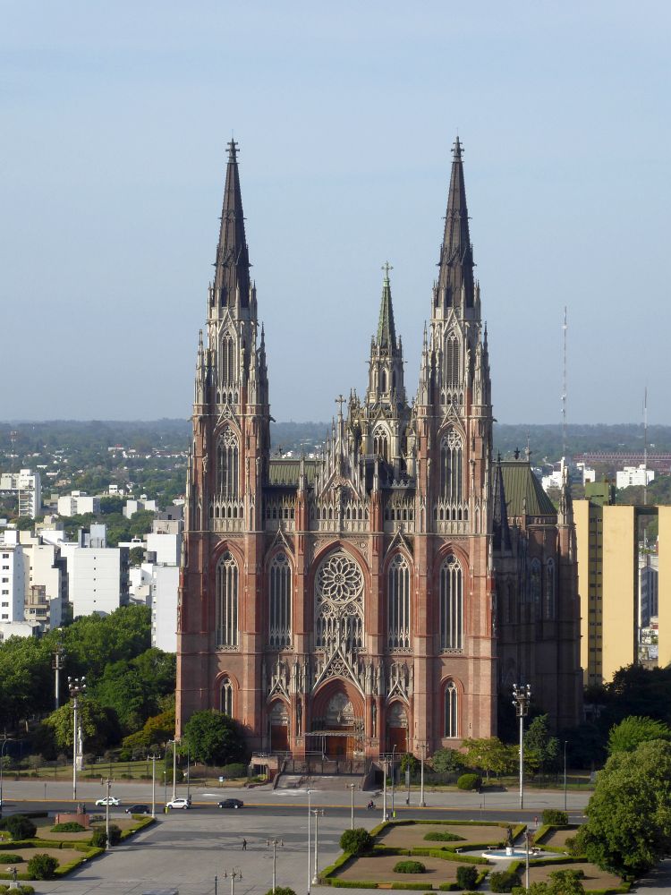 AR2211EP373_la-plata-cathedral.jpg [&copy; Last Frontiers Ltd]