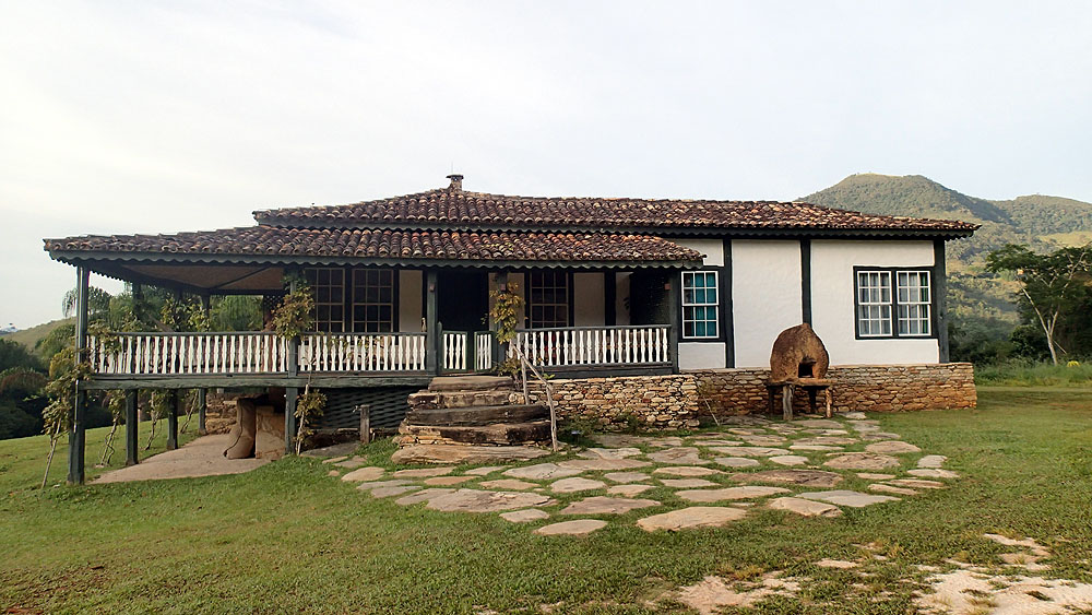 BR0519NR0512_ibitipoca-casa-carlinhos.jpg [&copy; Last Frontiers Ltd]