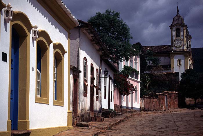 BR0900EPB70_tiradentes_street_church.jpg [&copy; Last Frontiers Ltd]