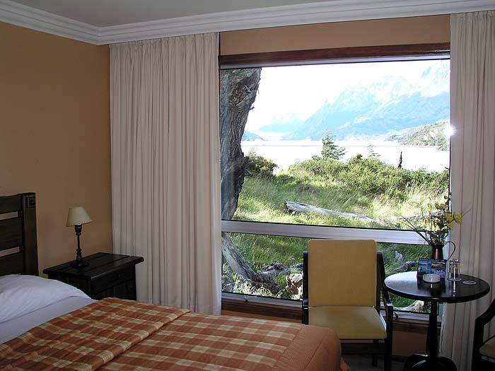 CH1104EM373_hosteria_glacier_grey.jpg [&copy; Last Frontiers Ltd]