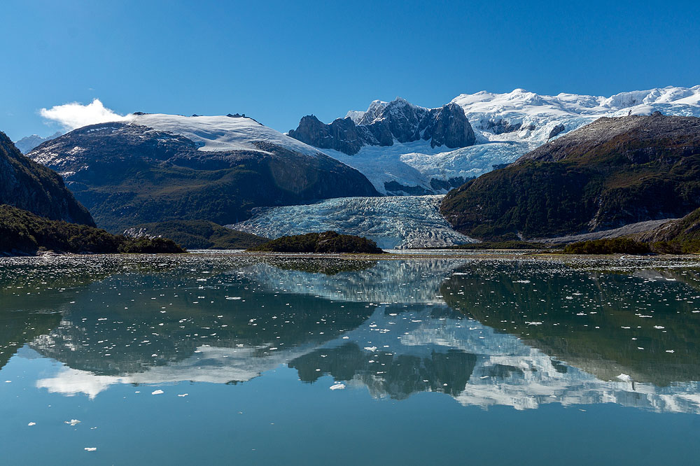 CL0319HG291_australis-pia-glacier.jpg [&copy; Last Frontiers Ltd]