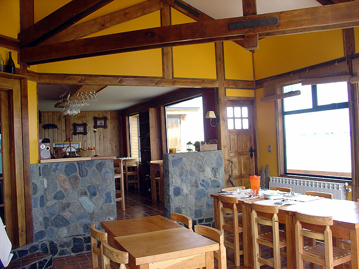 CL09WL01_weskar-lodge-dining-room-ocean-view.jpg [&copy; Last Frontiers Ltd]