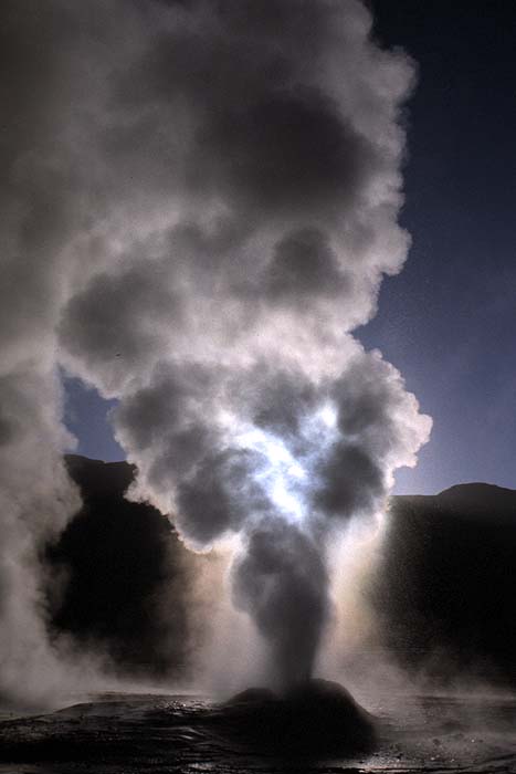 Mary_Moore_El_Tatio_Chile.jpg [&copy; Last Frontiers Ltd]