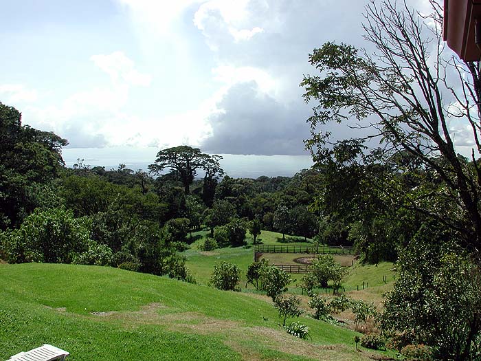 CR1002RH061_fondavela.jpg [&copy; Last Frontiers Ltd]
