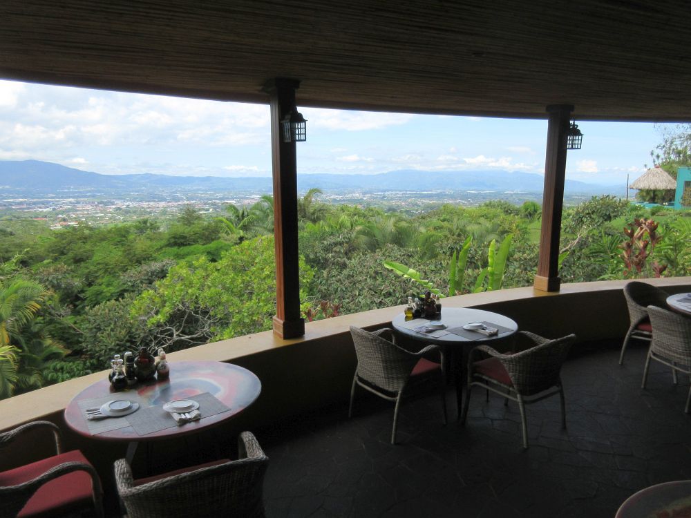 CR2405PC129_xandari-restaurant.jpg [&copy; Last Frontiers Ltd]