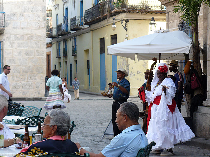 CU0607AB048_havana.jpg [&copy; Last Frontiers Ltd]