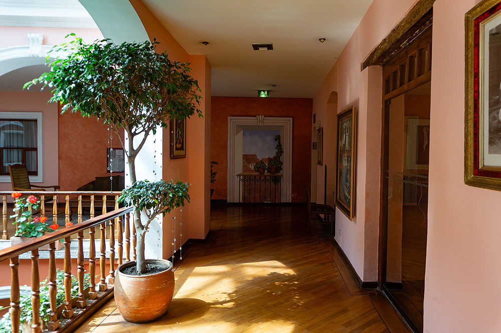 EC1018HG588_patio-andaluz-hallway.jpg [&copy; Last Frontiers Ltd]