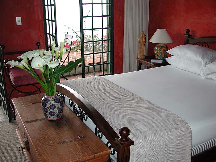 GU0402EP1111_Casa_Palopo_6.jpg [&copy; Last Frontiers Ltd]