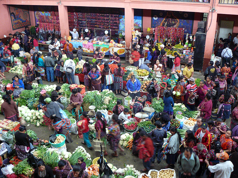 GU1014FD206_market-chichicastenango.jpg [&copy; Last Frontiers Ltd]
