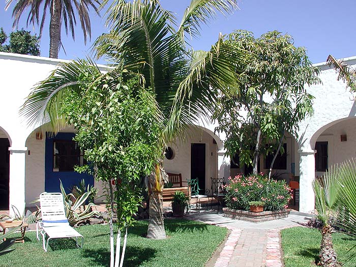 MX0304EM003_angel_azul_la_paz.jpg [&copy; Last Frontiers Ltd]
