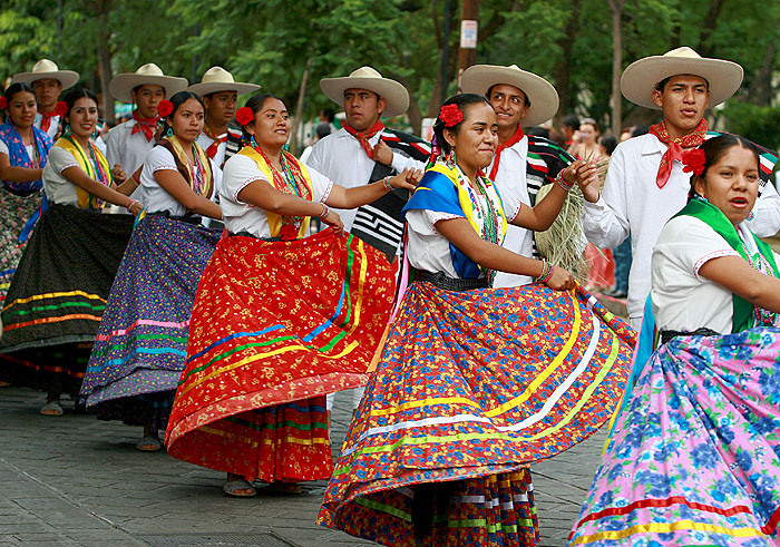 MX09JM_guelagueza-calenda.jpg [&copy; Last Frontiers Ltd]