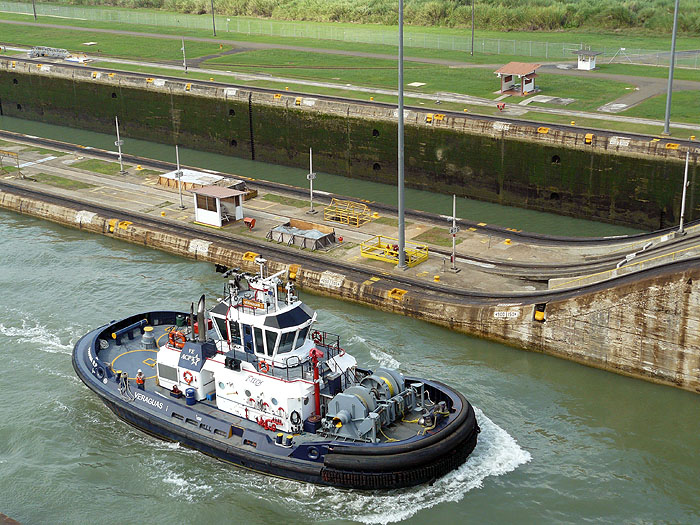 PA0508SM536_miraflores-locks.jpg [&copy; Last Frontiers Ltd]