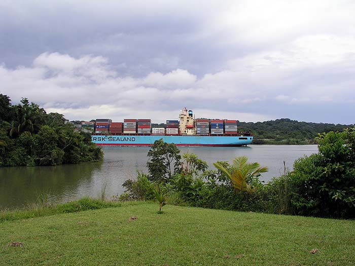 PA0906TM235_lakegatun.jpg [&copy; Last Frontiers Ltd]