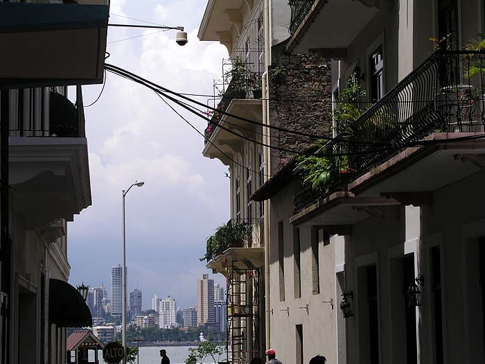 PA0906TM246_cascoviejo.jpg [&copy; Last Frontiers Ltd]