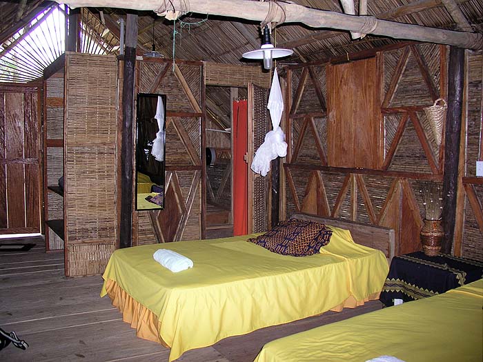PA0906TM264_dolphinlodge.jpg [&copy; Last Frontiers Ltd]