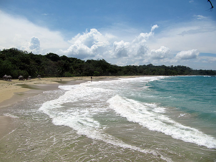 PA0911OF089_red-frog-beach.jpg [&copy; Last Frontiers Ltd]