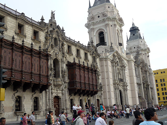 PE0311CB182_lima-city-tour.jpg [&copy; Last Frontiers Ltd]