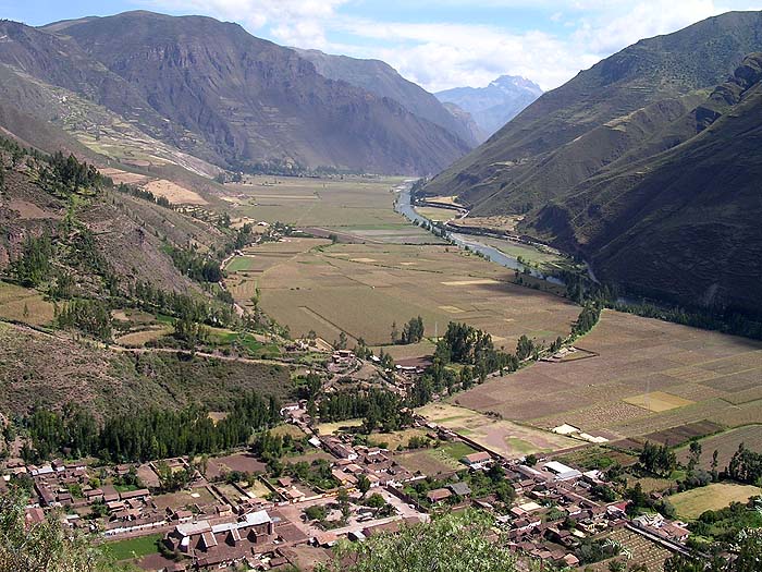 PE0405AE200_sacred_valley.jpg [&copy; Last Frontiers Ltd]