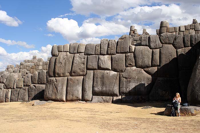 PE0905EP183_saqsaywaman.jpg [&copy; Last Frontiers Ltd]