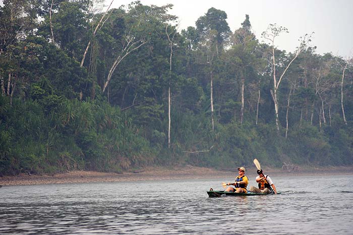 PE0905EP257_tambopata_kayak.jpg [&copy; Last Frontiers Ltd]
