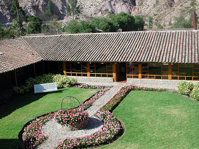 PE1003JF205_lacasona_yucay.jpg [&copy; Last Frontiers Ltd]