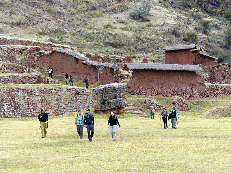 PE1014JL0670_mlp_lares_day1_taucca_to_huchuyqosqo.jpg [&copy; Last Frontiers Ltd]