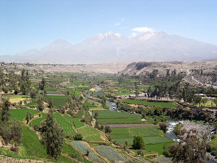 PE1105SM018_arequipa_view_from_yanahuara.jpg [&copy; Last Frontiers Ltd]
